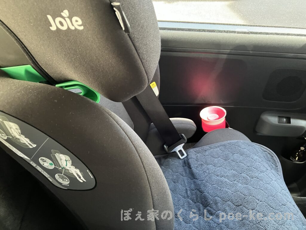 シエンタの後部座席に設置しているJoie アイアバーナ