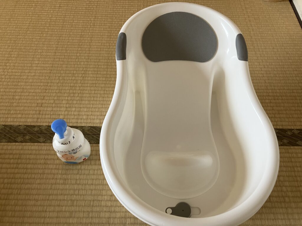 ホテルで借りたベビーバスとベビーソープ